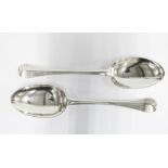A pair of late 17th / early 18th century silver Hanoverian rat tail table spoons, 20cm long (2)