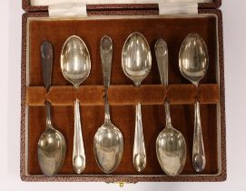 Cased set of six Sheffield silver teaspoons, (6)