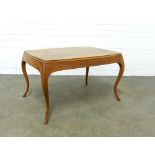 Mahogany occasional table, on slender cabriole legs 78 x 46 x 54cm.