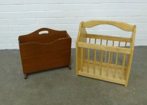 Two magazine racks, 40 x 44 x 26cm. (2)