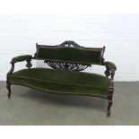 Edwardian green upholstered parlour settee, 146 x 84 x 60cm.