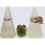 9ct gold leopard ring, 10k gold dress ring with green cabochon and an early 20th century 18ct gold &