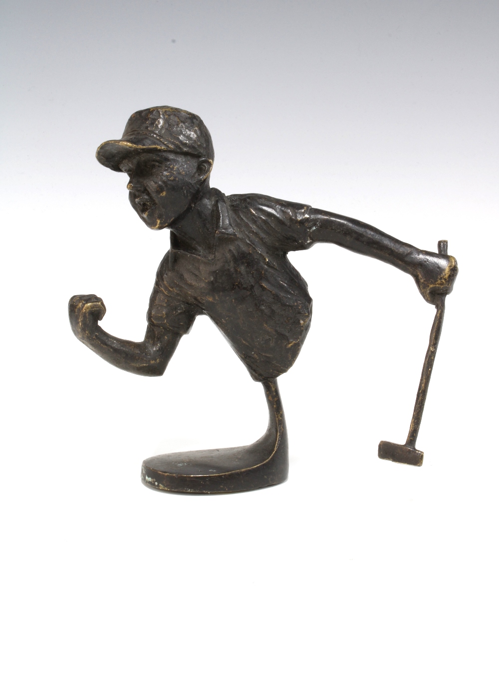 Bronze golf putter figure, on golf club shaped base, 14cm high