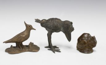 Two bronze bird figures and a field mouse, tallest 10cm (3)
