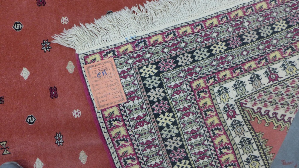 20th century Moroccan carpet / large rug, rose field with an hexagonal medallion in ivory, - Image 5 of 5