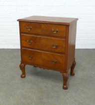 Mahogany chest with lift up top, on short cabriole legs, 62 x 74 x 38cm.