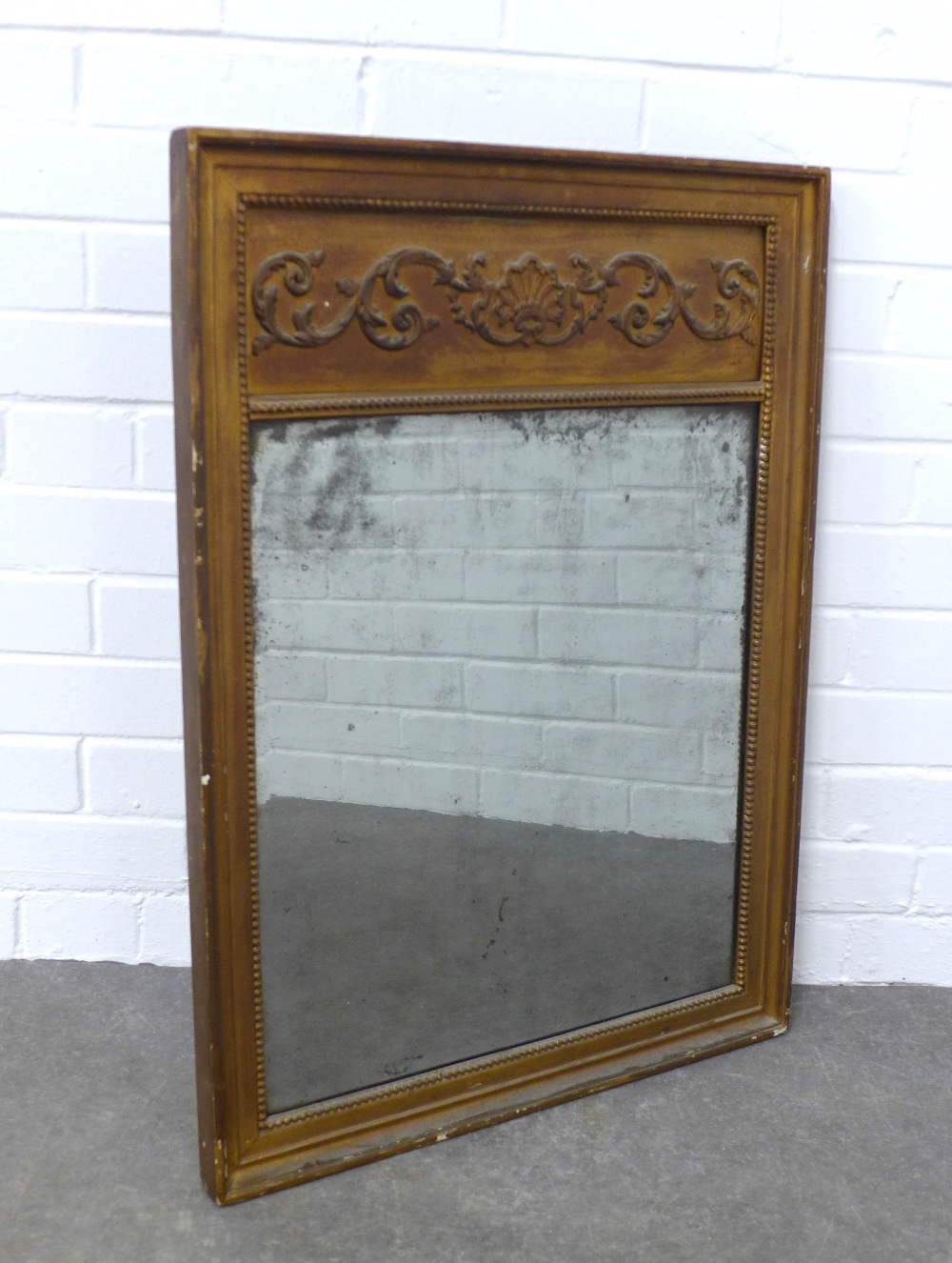 A classical style wall mirror with distressed mirror glass plate 55 x 70cm.