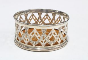 Victorian silver wine coaster, London 1892,10cm diameter,