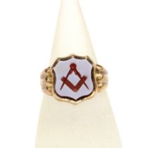 Gents 9ct gold ring with Masonic plaque, Chester hallmarks with indistinct date letter