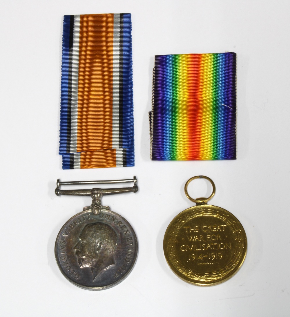 WWII British War & Victory medals awarded to 760662 CPL. H. LIMBURG, 28 Lond. R, with box and