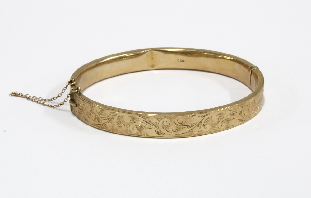 9ct gold stiff hinged bangle, Chester 1958 - Image 2 of 4