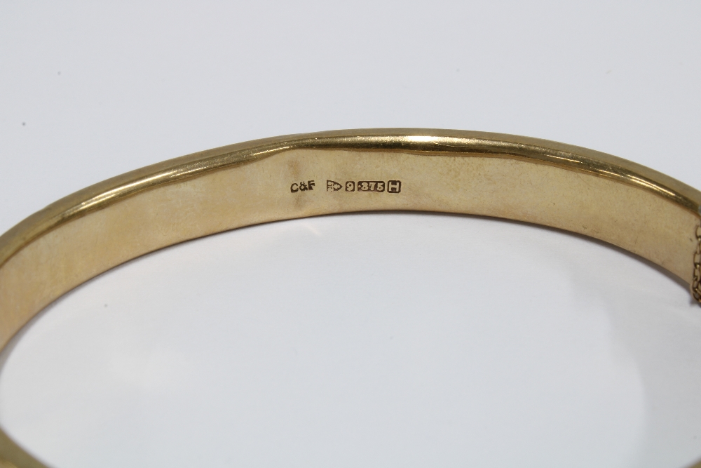 9ct gold stiff hinged bangle, Chester 1958 - Image 4 of 4