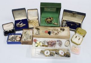 Collection of costume jewellery to include Coors wristwatches etc (a lot)