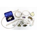 Vintage and later,mainly silver and some costume jewellery to include brooches, pendants, rings