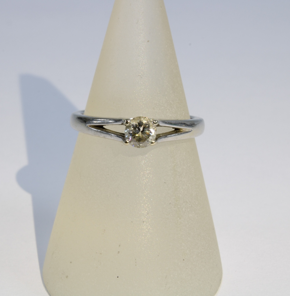 18ct white gold diamond solitaire ring by Kissing Diamond, with a smaller diamond set to the inner - Image 2 of 6