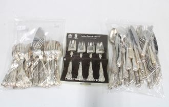 Quantity of silver plated Queens pattern flatware (a lot)