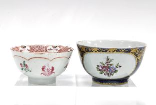 Two English 18th century porcelain tea bowls (2) 9cm.