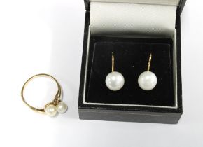 9ct gold & pearl crossover ring and a a pair of 9ct gold and pearl earrings (2)