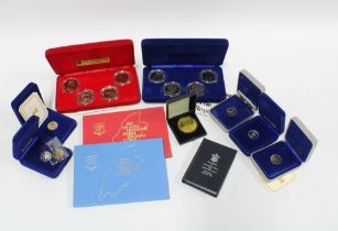 Collection of commemorative coins, boxed (a lot)