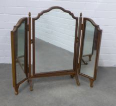 Mahogany triple dressing table mirror, 79 x 67cm.