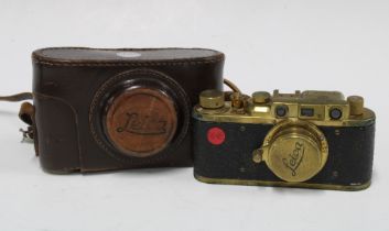 Replica Leica Bildberichter No. 15617camera with leather carry case