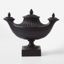 A Wedgwood & Bentley Black Basalt Double Oil Lamp UK, 1770s