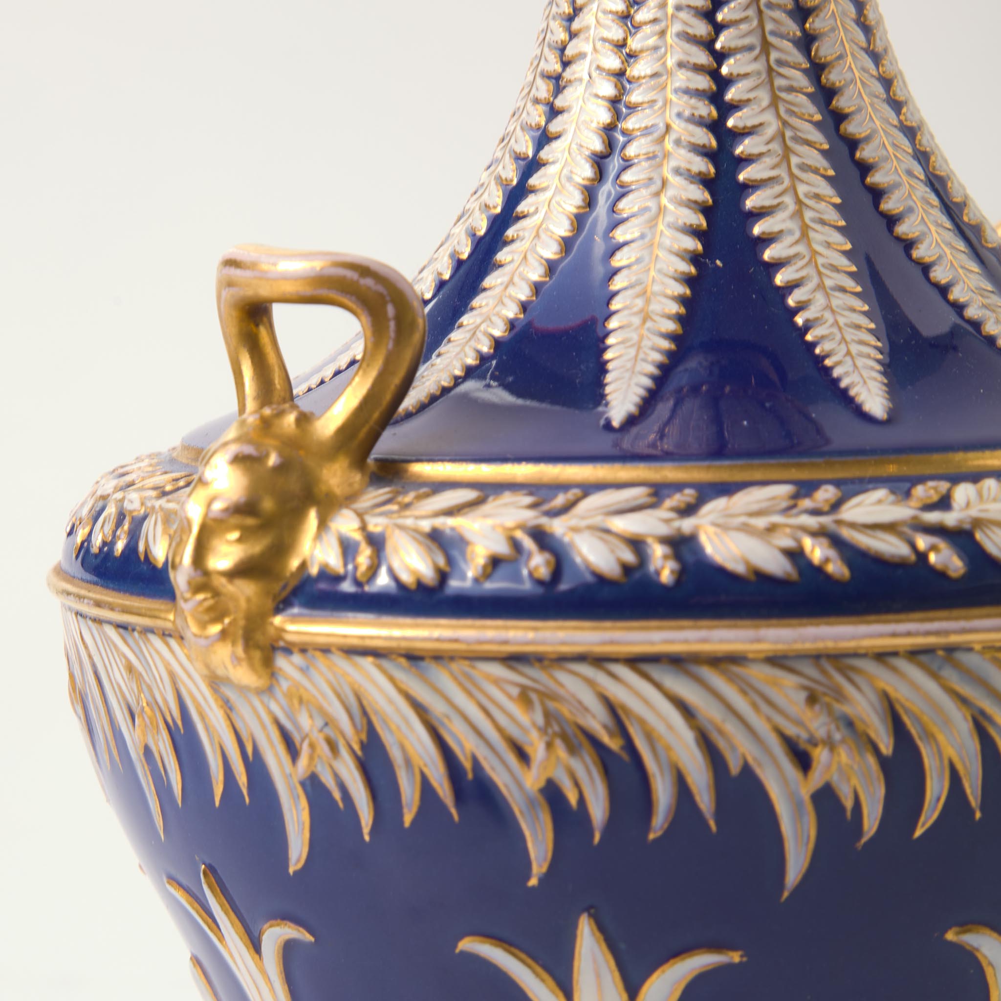 A Wedgwood Victoria Ware Covered Vase UK, circa 1880 - Image 2 of 3