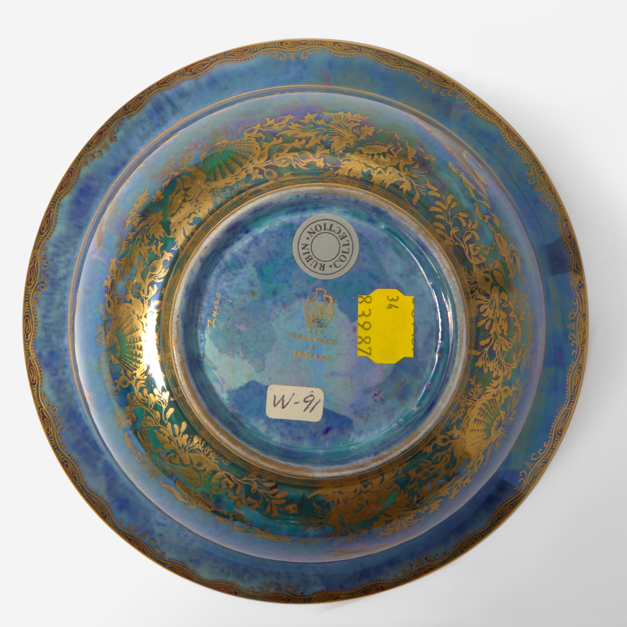 A Wedgwood Ordinary Lustre Fish-Decorated Bowl UK, circa 1915 - Image 3 of 3