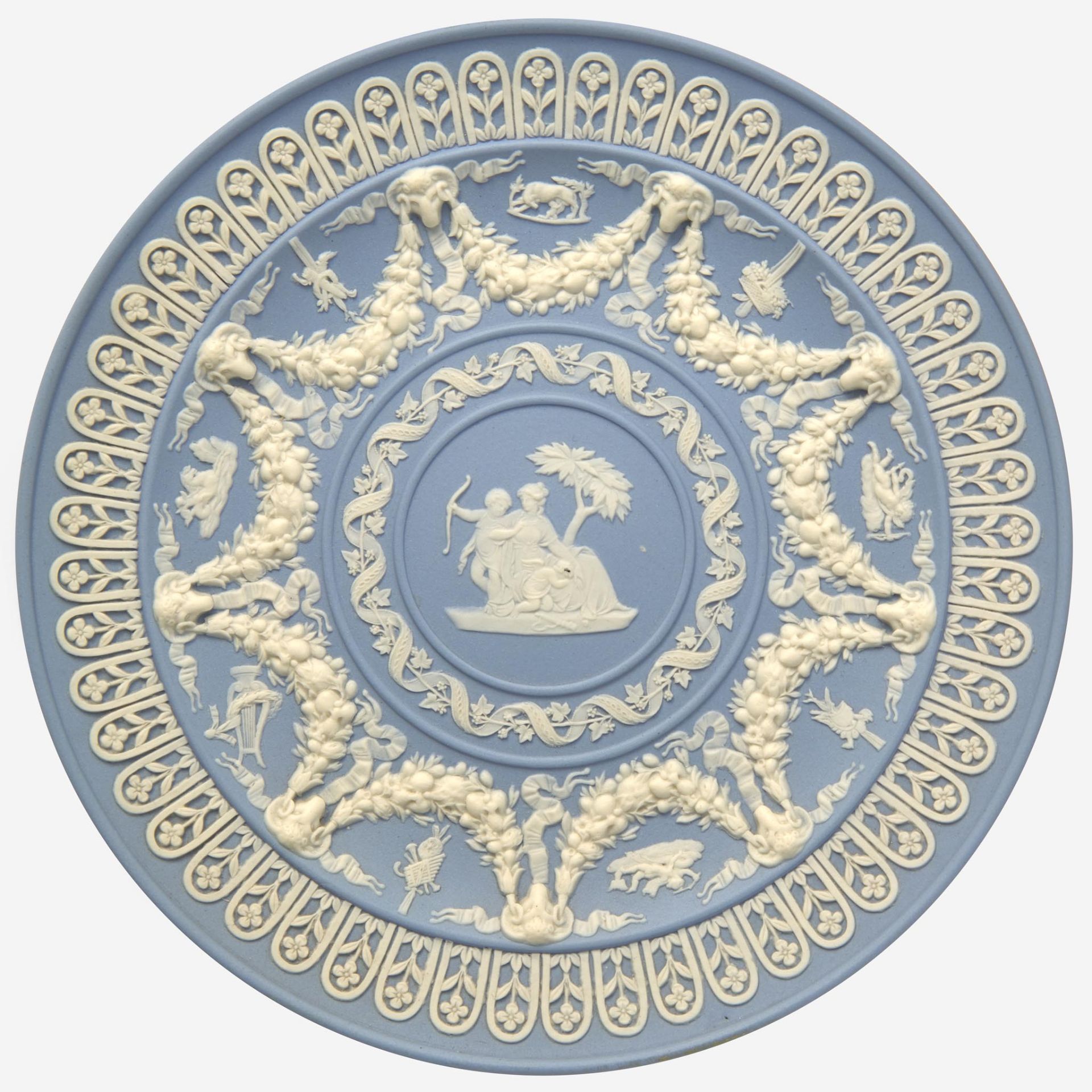 A Wedgwood Solid Blue Jasperware Trophy Plate UK, circa 1820