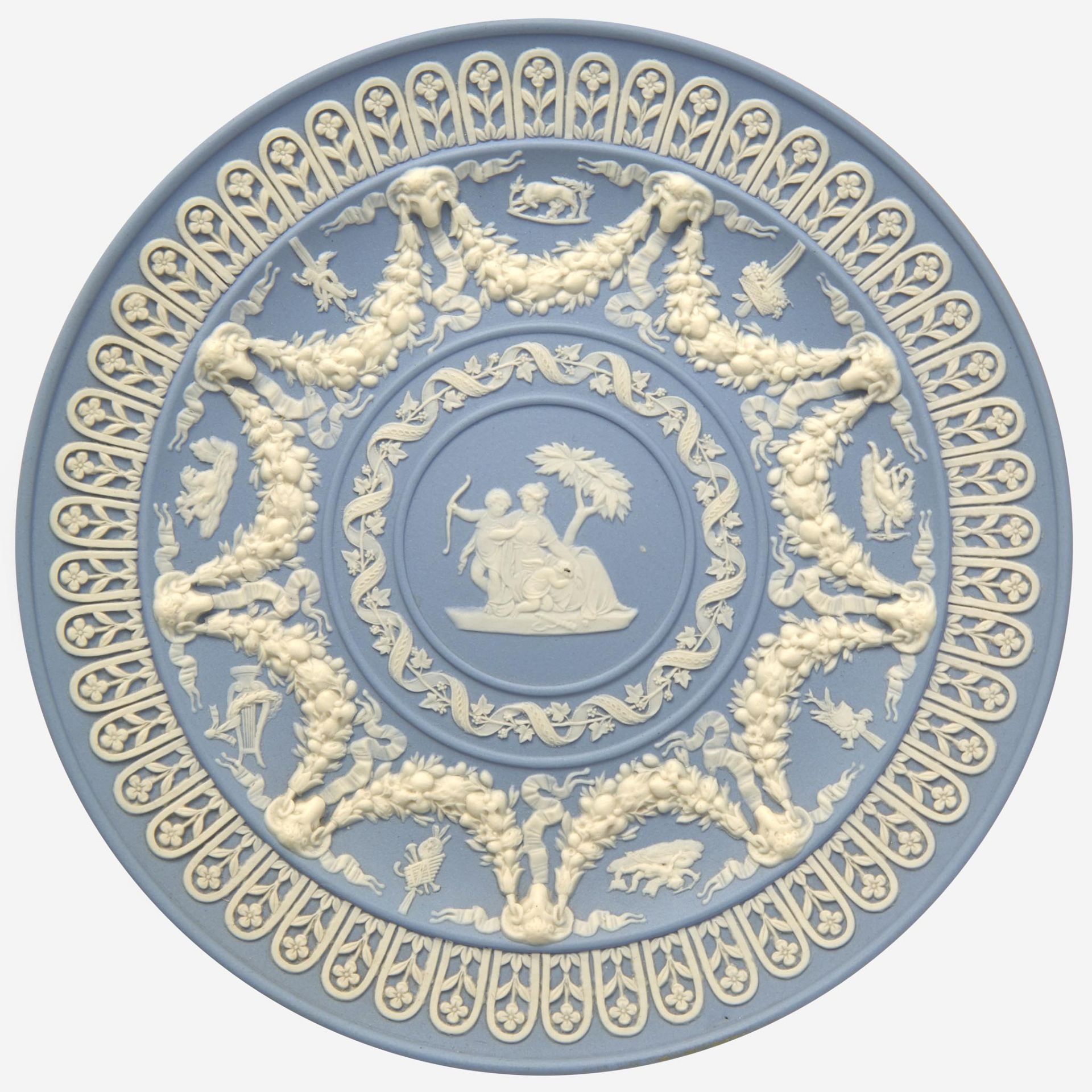 A Wedgwood Solid Blue Jasperware Trophy Plate UK, circa 1820 - Image 2 of 3