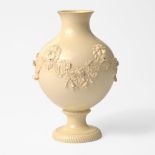 A Josiah Wedgwood (Attributed) Queensware Vase UK, 1760s