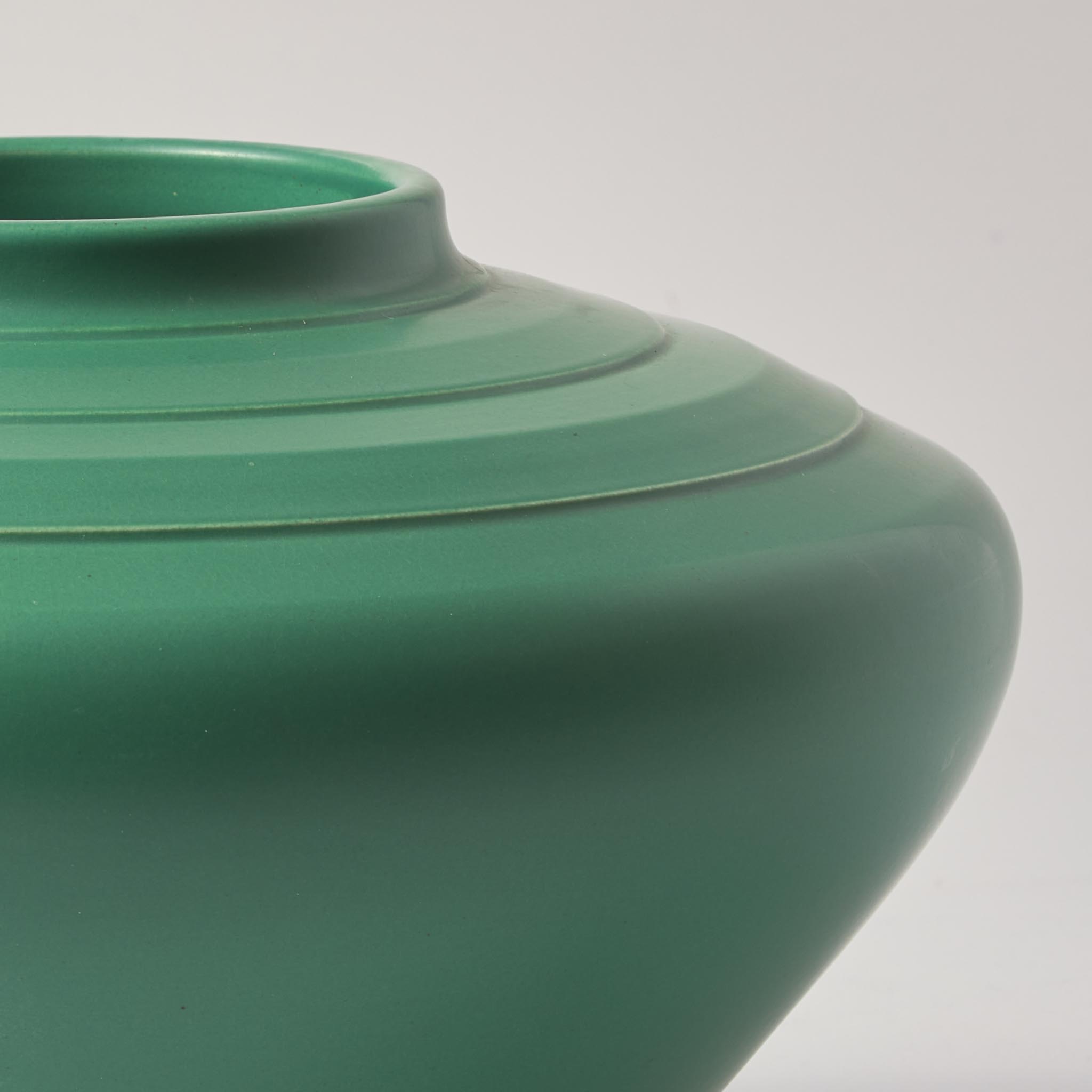 A Wedgwood Keith Murray (1892-1981) Designed Matt Green Vase UK, 1930s - Image 2 of 3