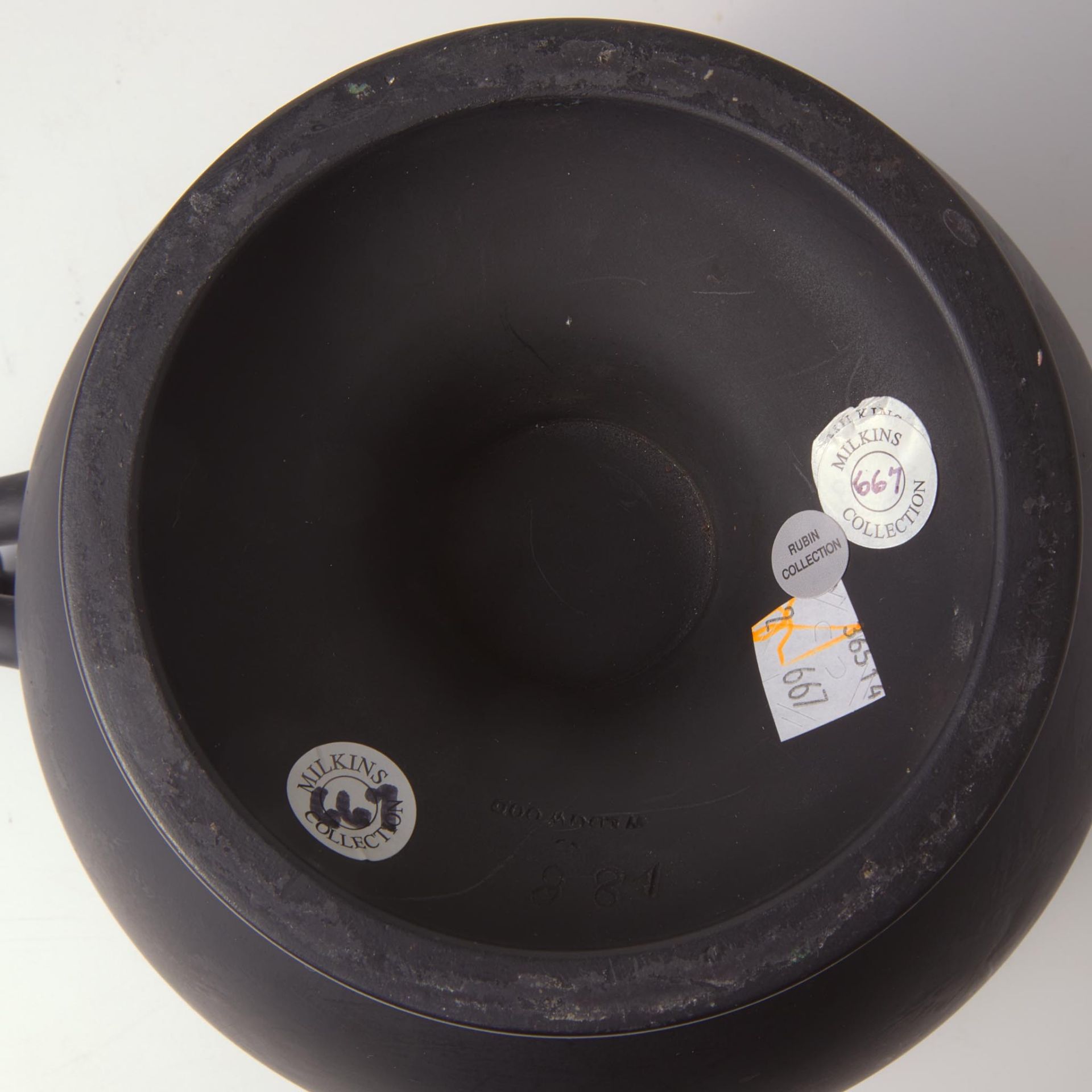 A Wedgwood Black Basaltes Knot-Handled Wine Cooler UK, circa 1800 - Image 3 of 3