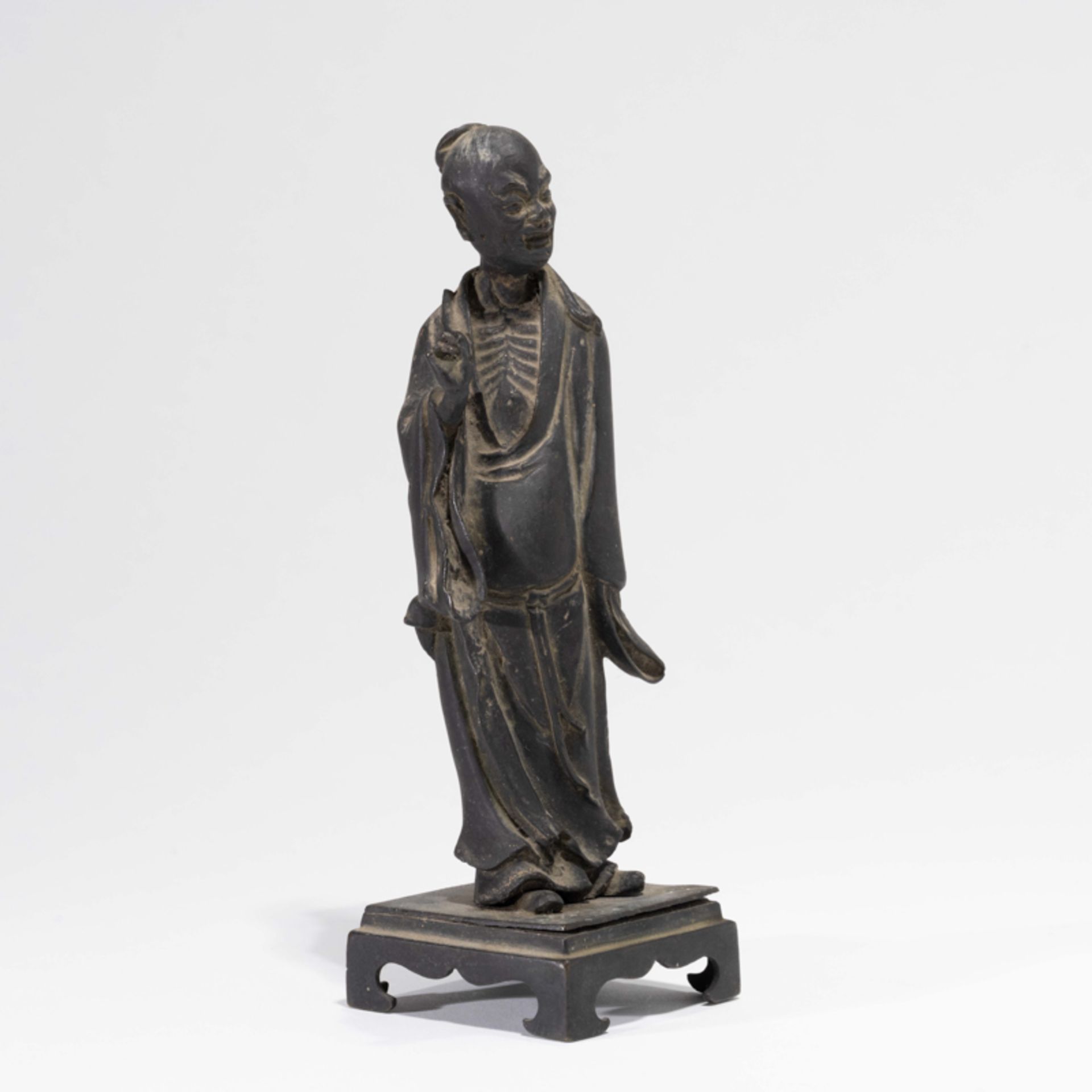 A CHINESE BRONZE FIGURE, QING DYNASTY - Image 2 of 8