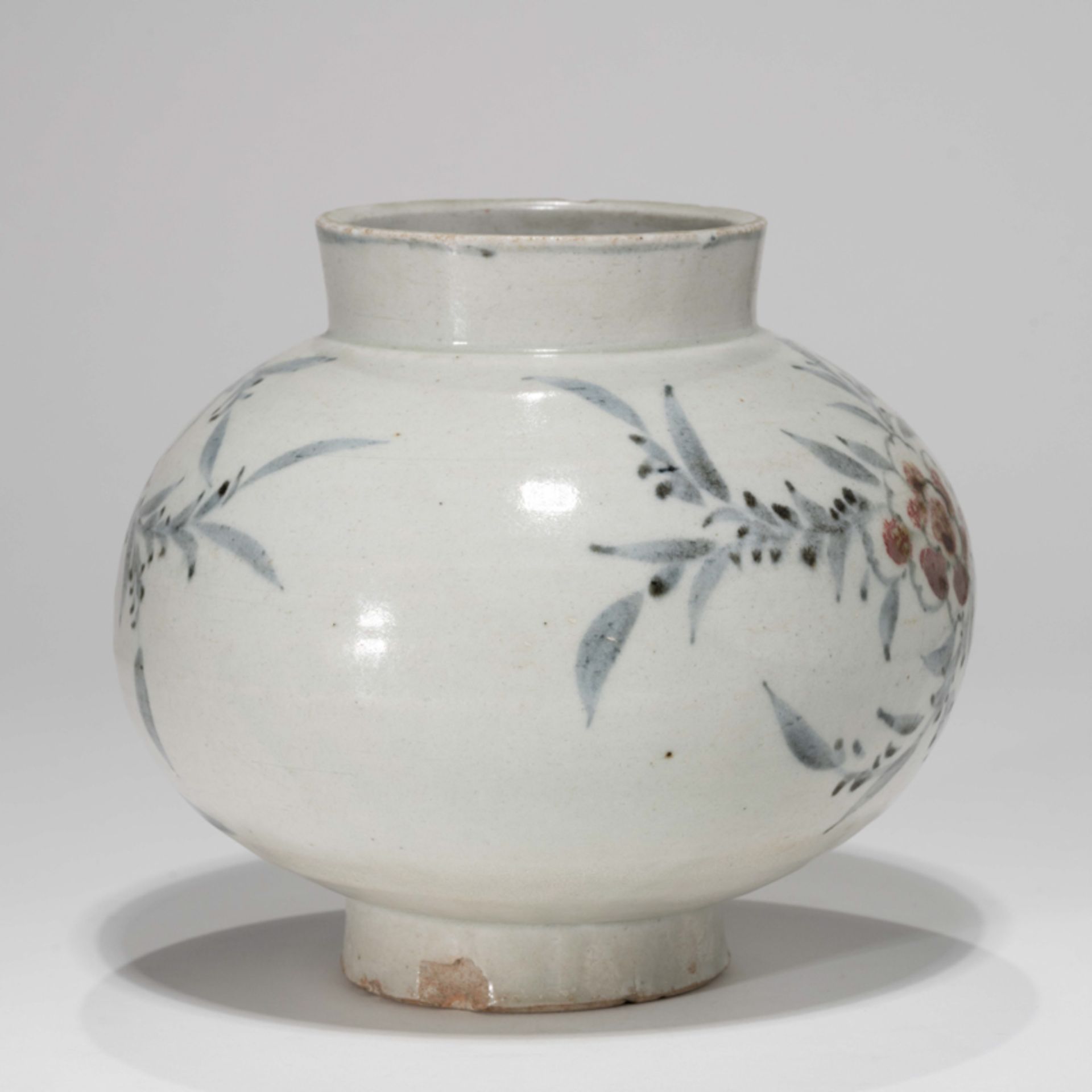 A KOREAN BLUE AND WHITE POT WITH UNDERGLAZE-RED PAINTED PEONY DESIGN - Image 2 of 11