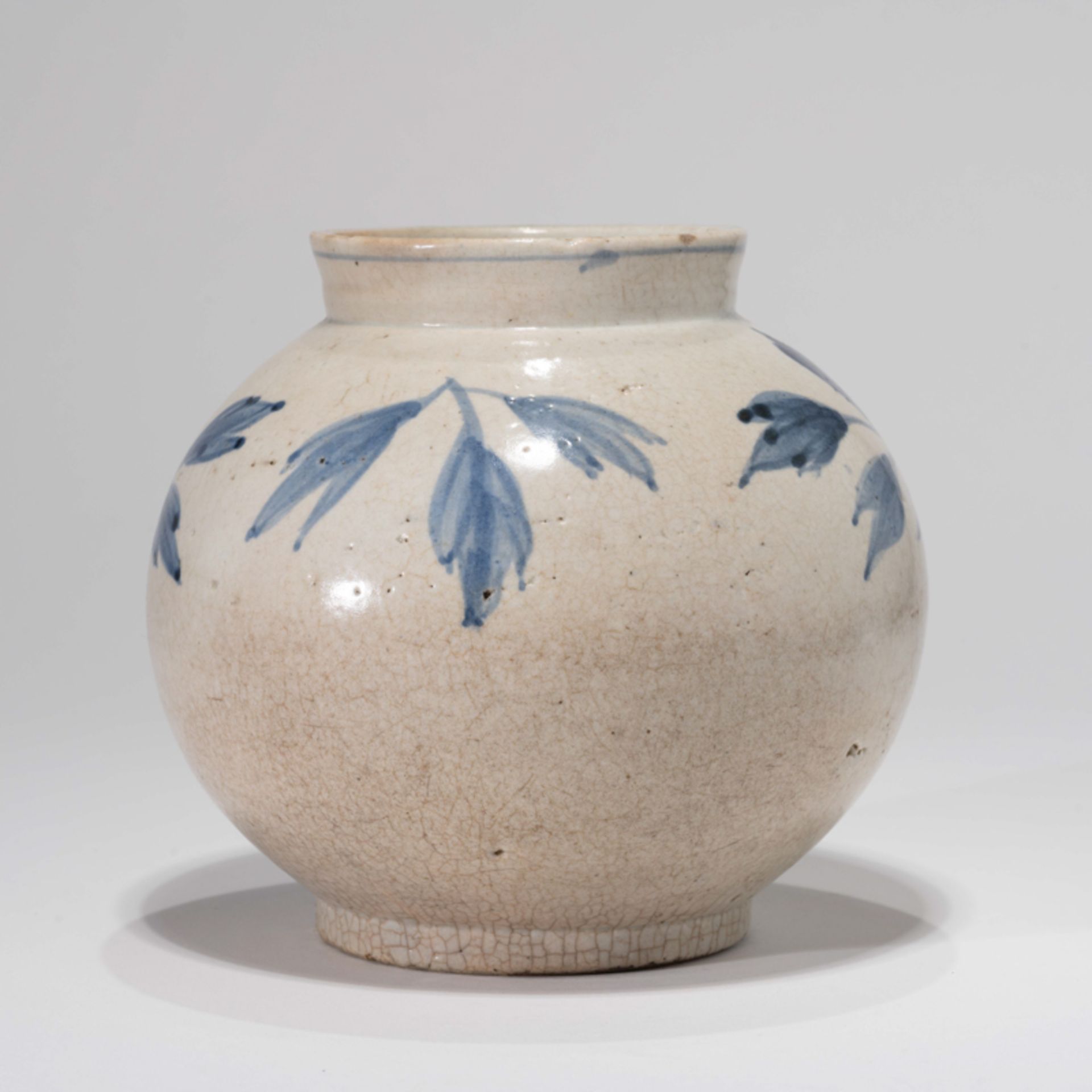 A KOREAN BLUE AND WHITE 'PEONY' JAR, JOSEON DYNASTY - Image 3 of 9
