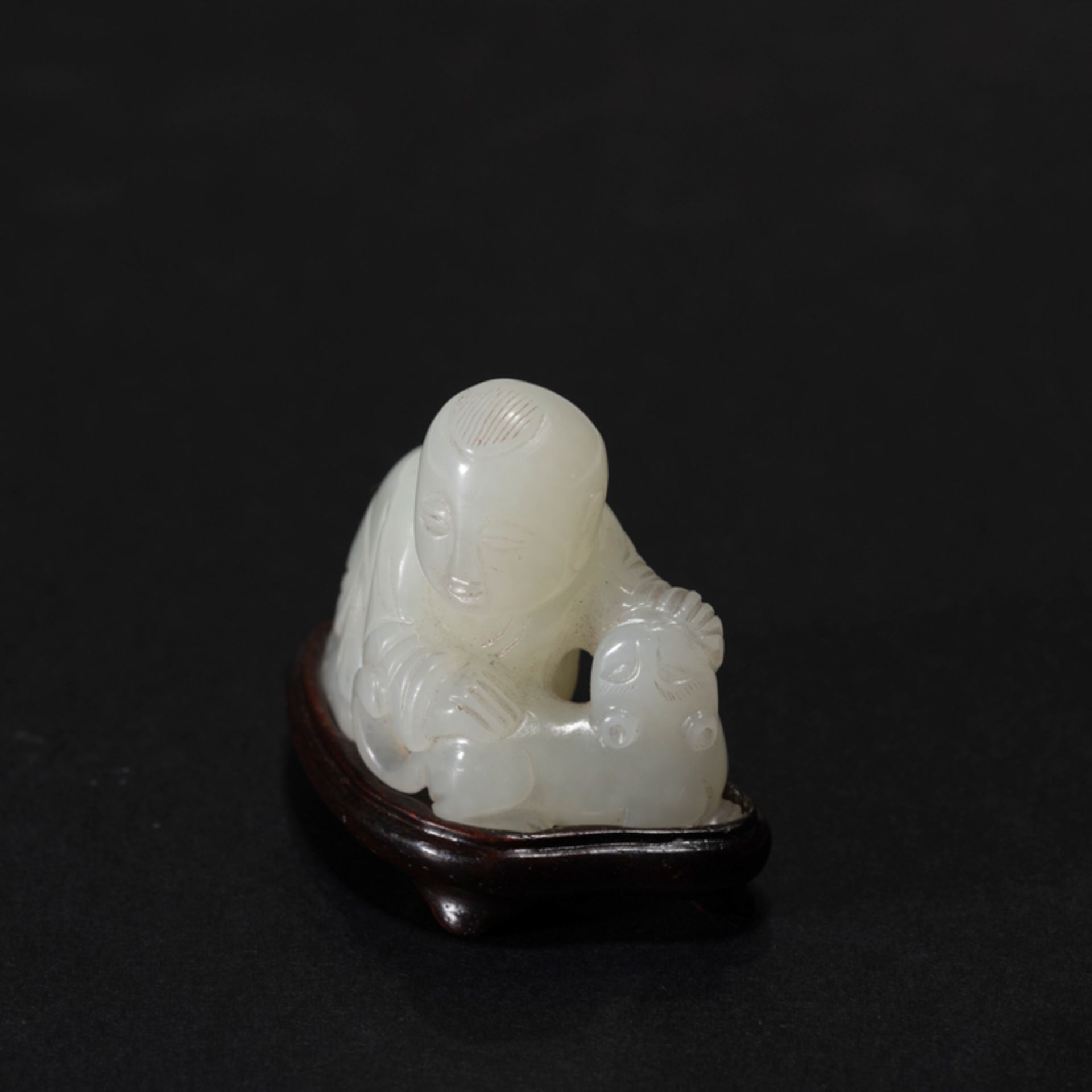 A CHINESE WHITE JADE 'BOY AND TIGER' ORNAMENT - Image 3 of 10