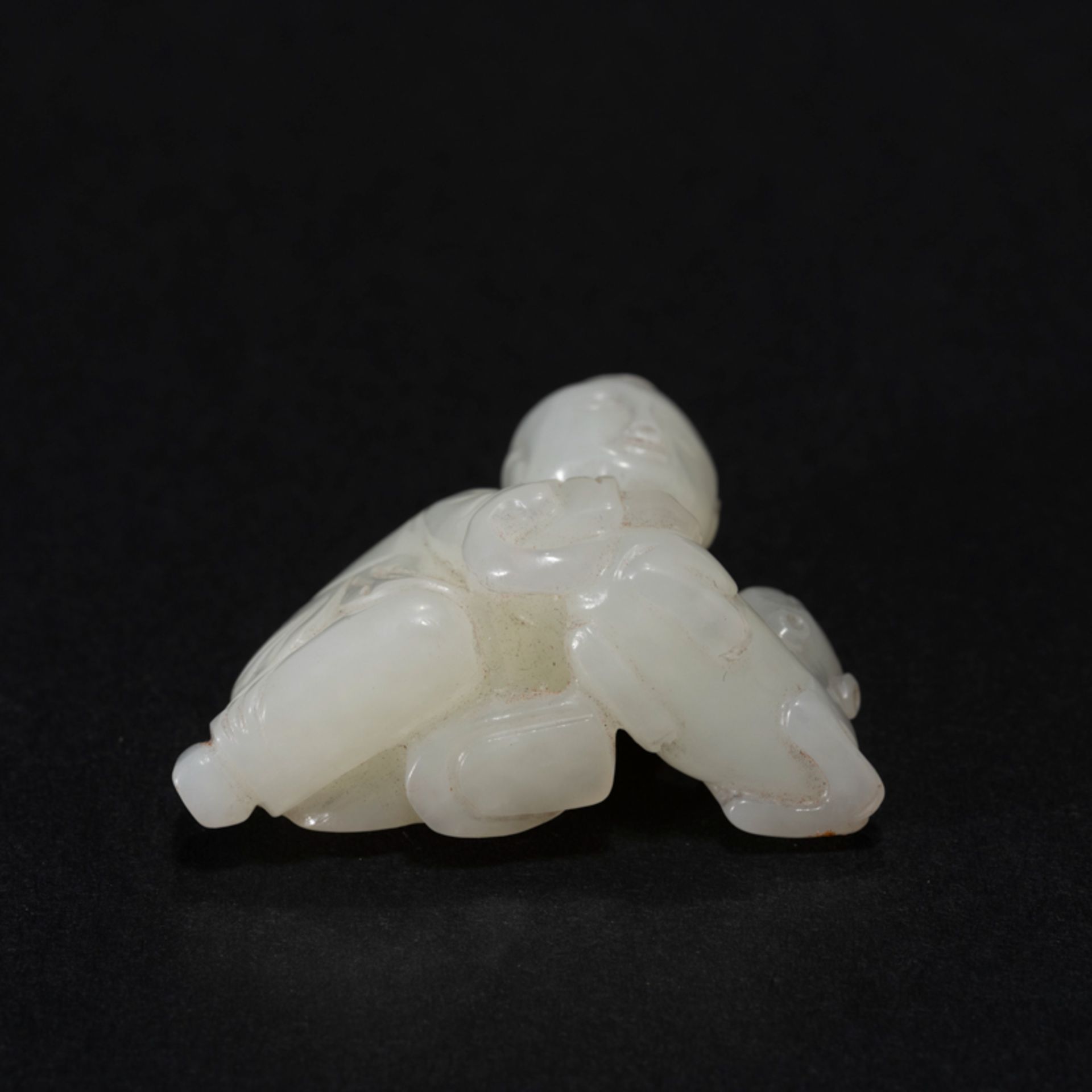 A CHINESE WHITE JADE 'BOY AND TIGER' ORNAMENT - Image 8 of 10