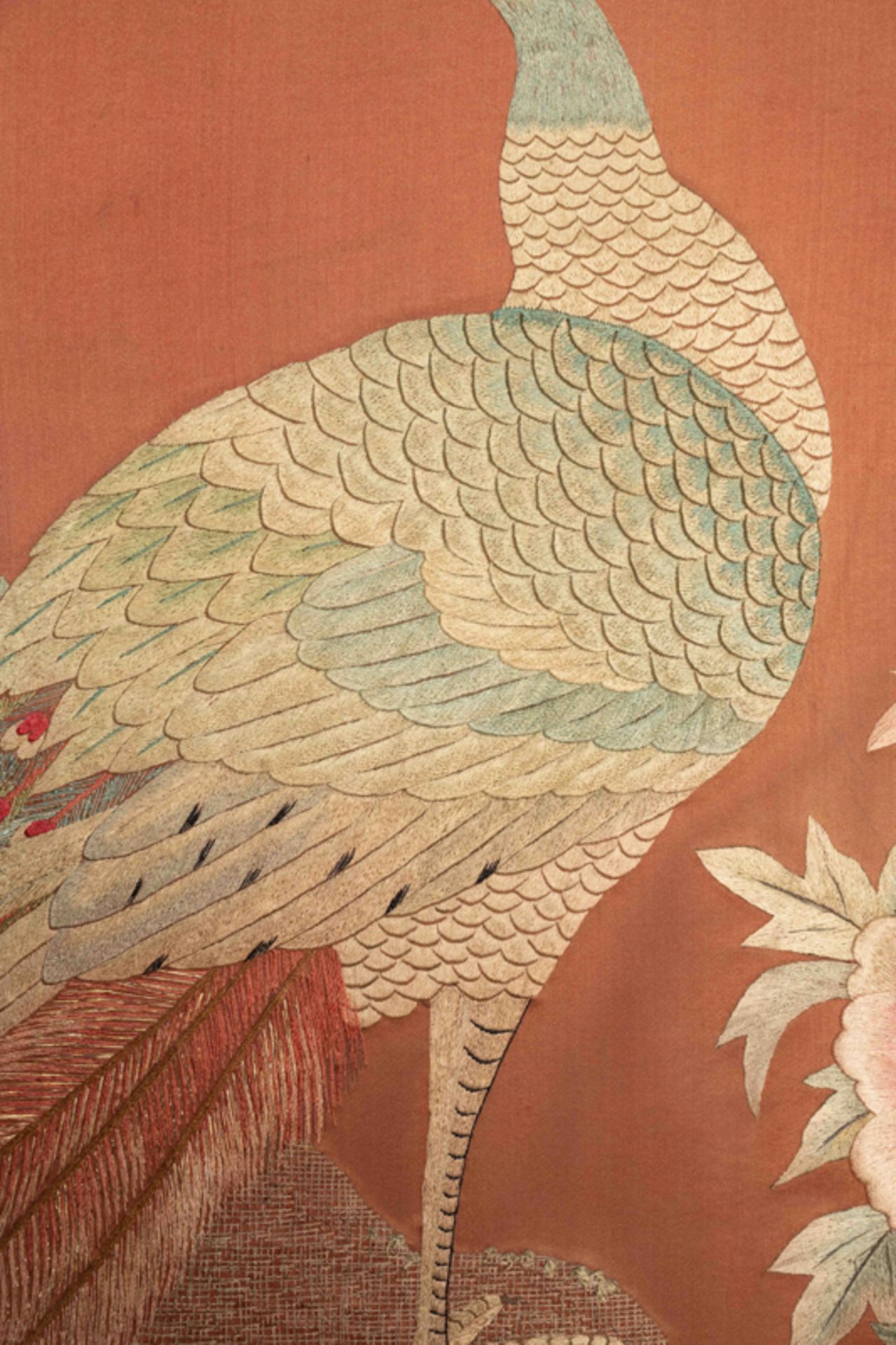 A TWO-PANEL FOLDING SCREEN WITH EMBROIDERED PEONY AND PEACOCK 孔雀牡丹圖刺繡 屏風 - Image 3 of 7