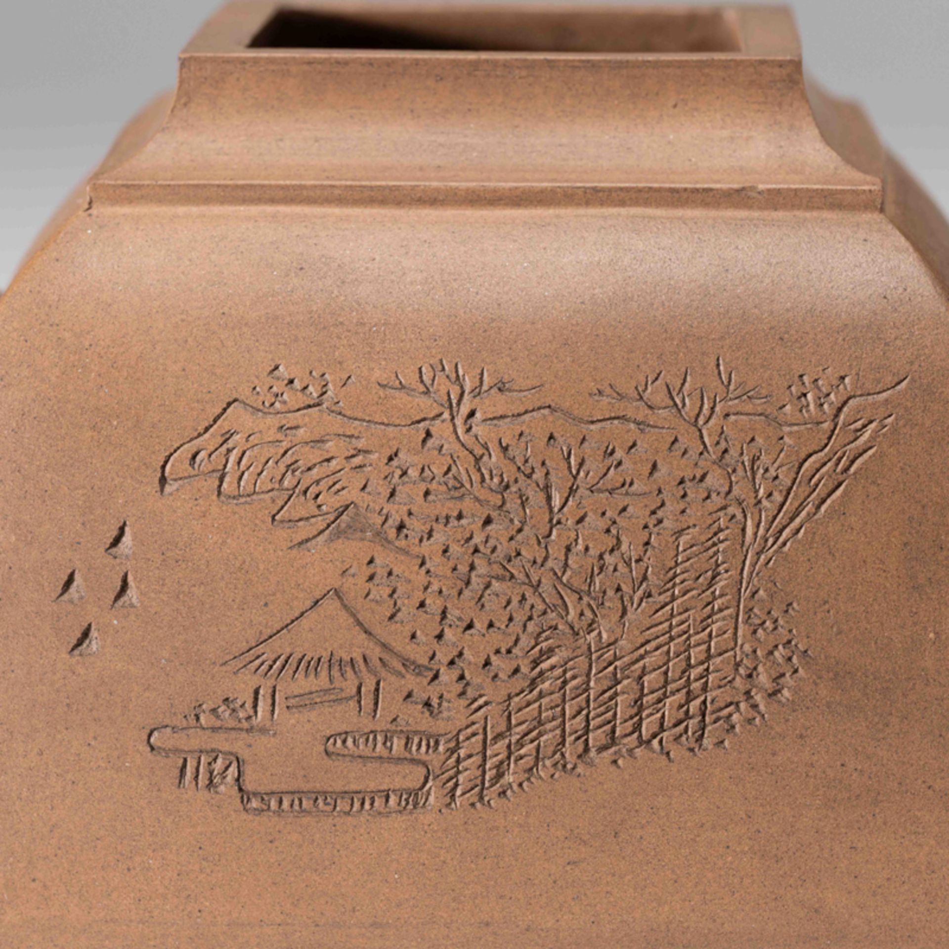 A CHINESE ZISHA 'LANDSCAPE' SQUARE POT, WITH '雲根 (YUN GEN), 鐵畫軒 (TIE HUA XUAN)' MARKS - Image 6 of 12