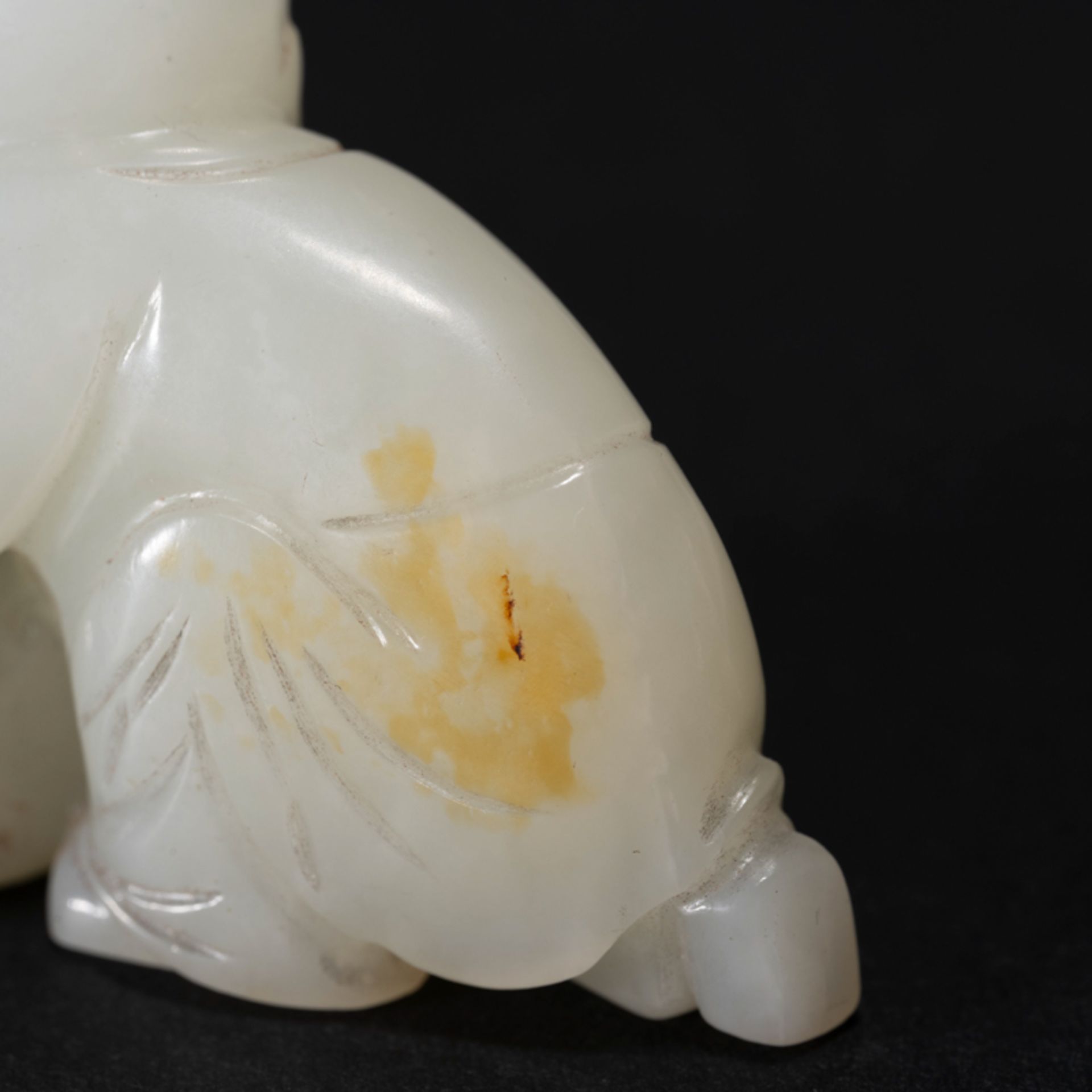 A CHINESE WHITE JADE 'BOY AND TIGER' ORNAMENT - Image 10 of 10