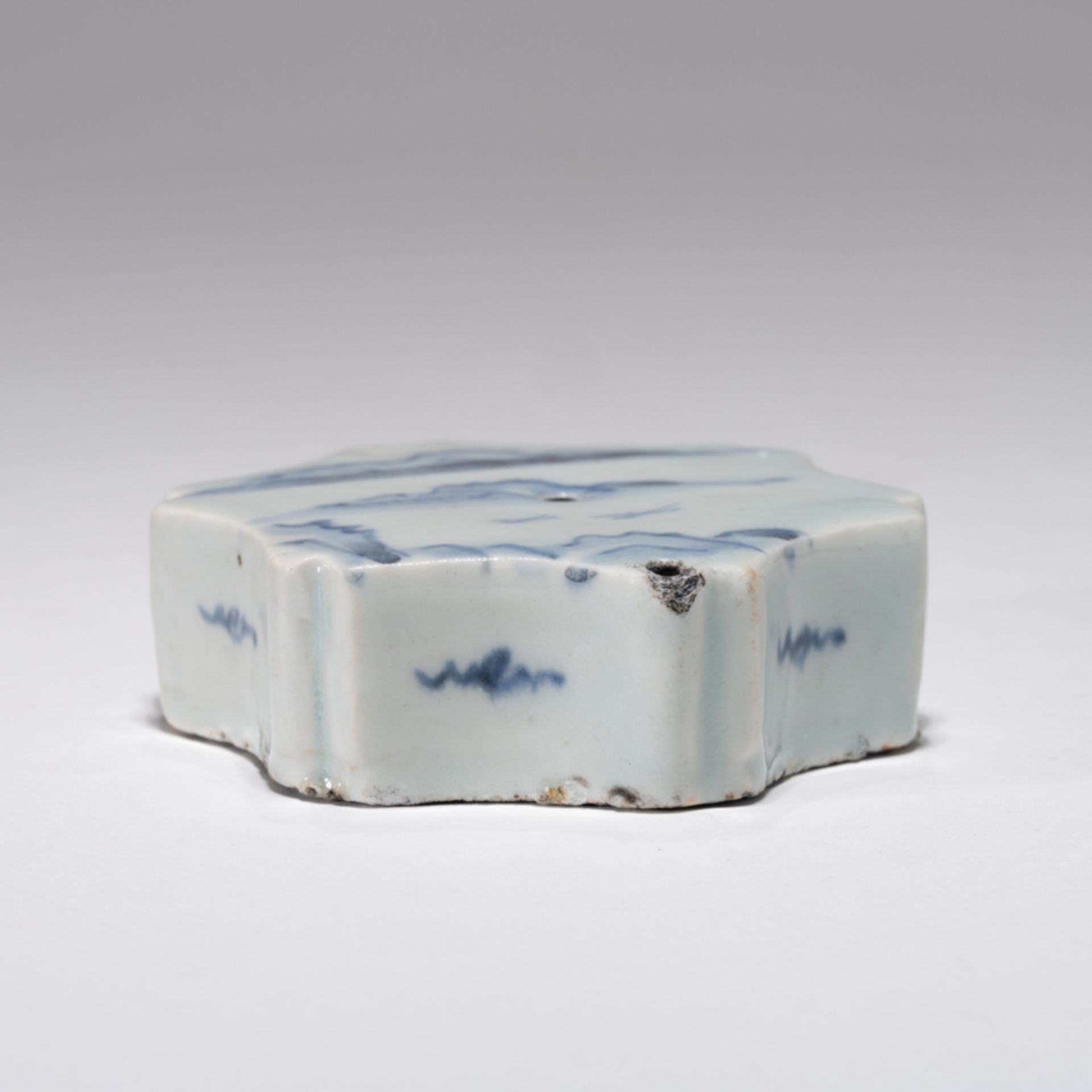 A KOREAN BLUE AND WHITE ‘LANDSCAPE' WATER DROPPER, JOSEON DYNASTY - Image 3 of 6