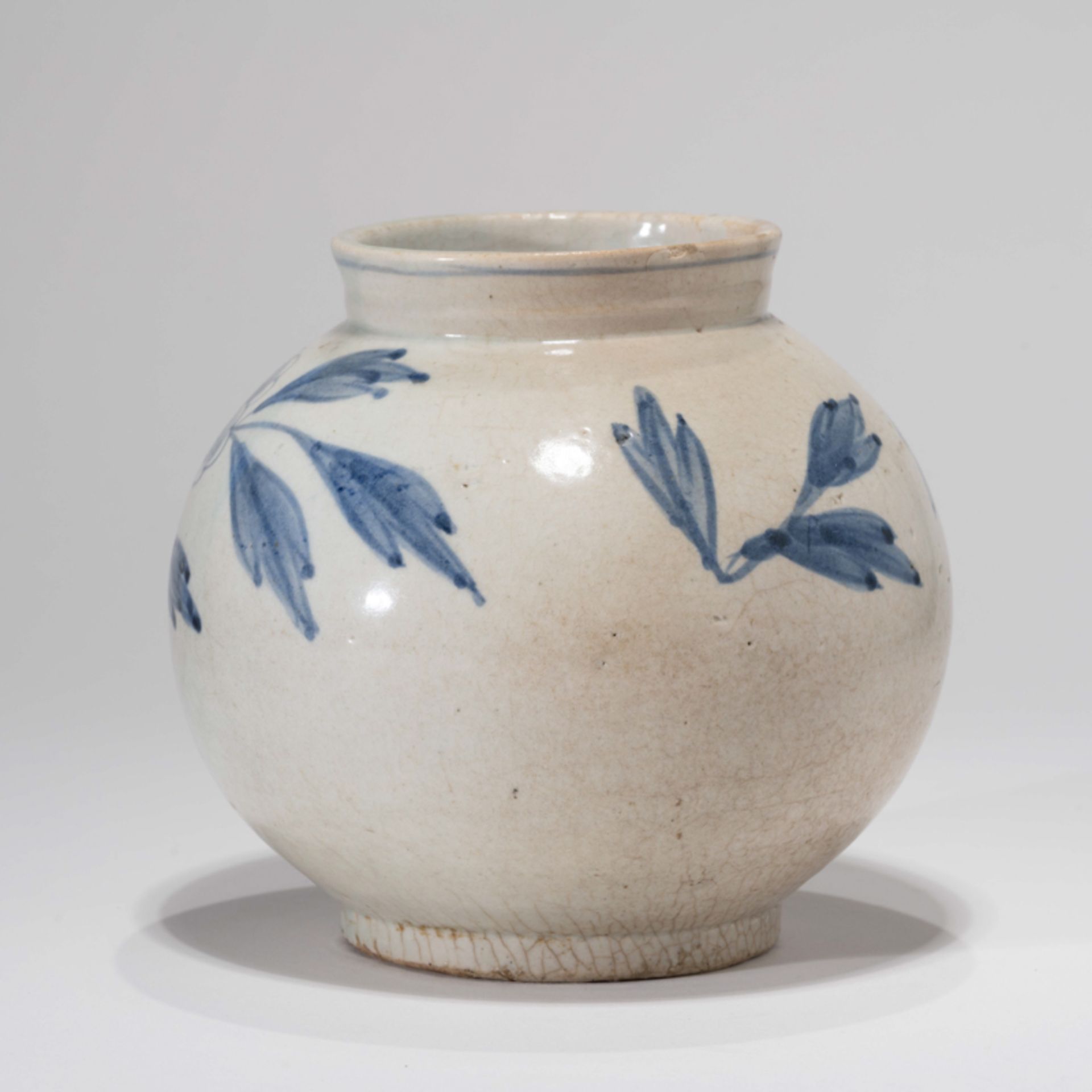 A KOREAN BLUE AND WHITE 'PEONY' JAR, JOSEON DYNASTY - Image 2 of 9