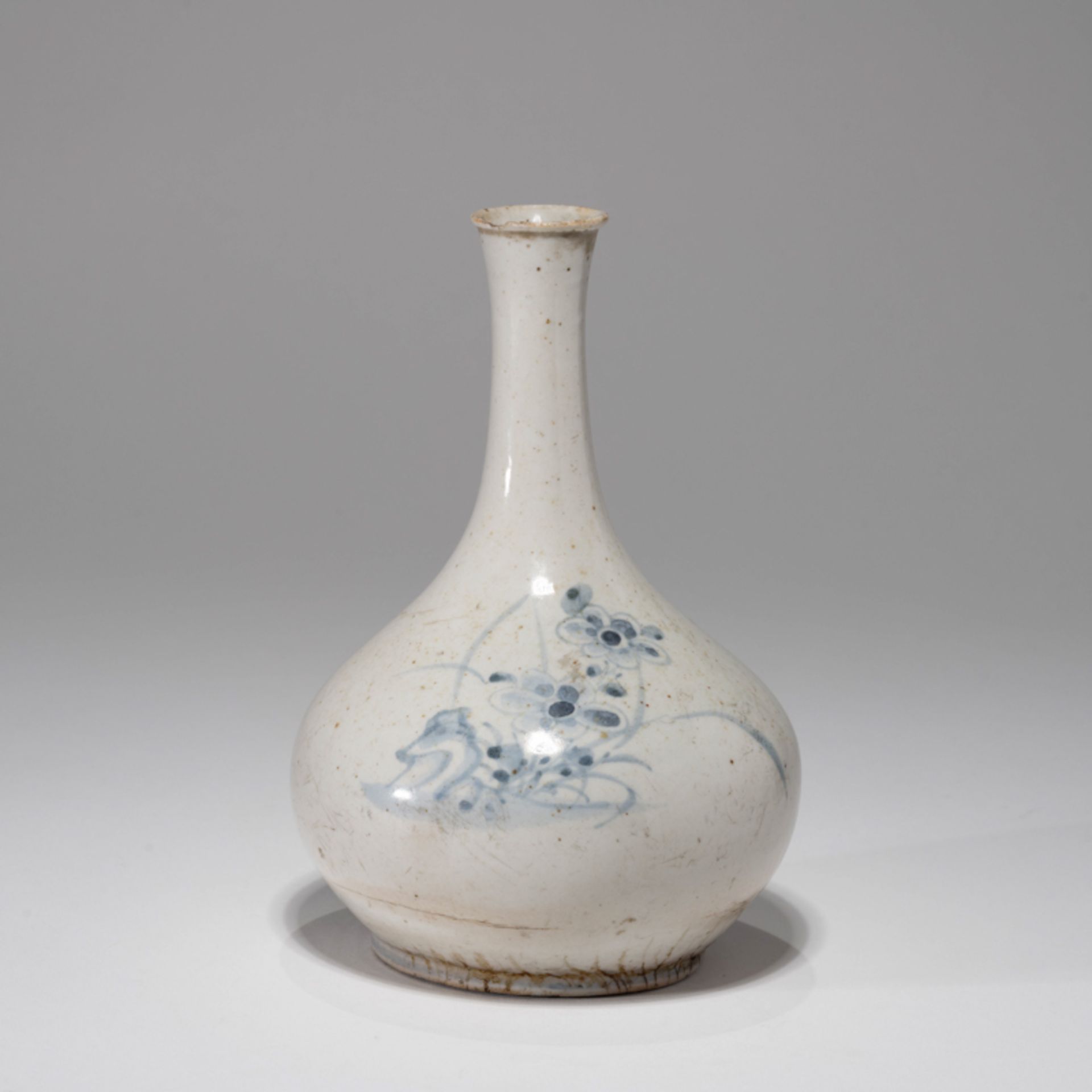 A KOREAN BLUE AND WHITE 'FLOWER' BOTTLE VASE, JOSEON DYNASTY - Image 3 of 8