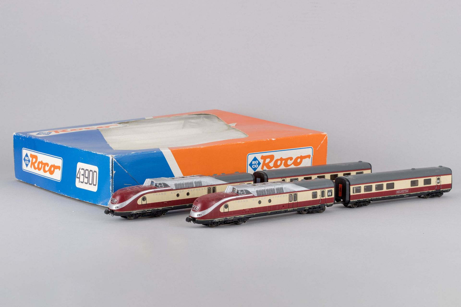 ROCO H0 | Dieseltriebzug VT 11.5 TEE (TRANS EUROP EXPRESS) HELVETIA der DB (VT 11 5014/5019)