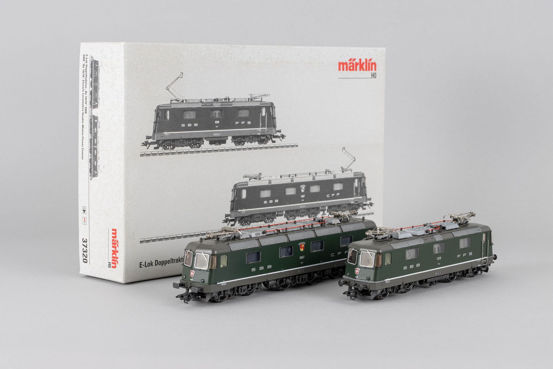 MÄRKLIN H0 | Doppeltraktion "Re 10/10": Elektrolokomotive Re 6/6 (11687) und Re 4/4 (11319) der SBB