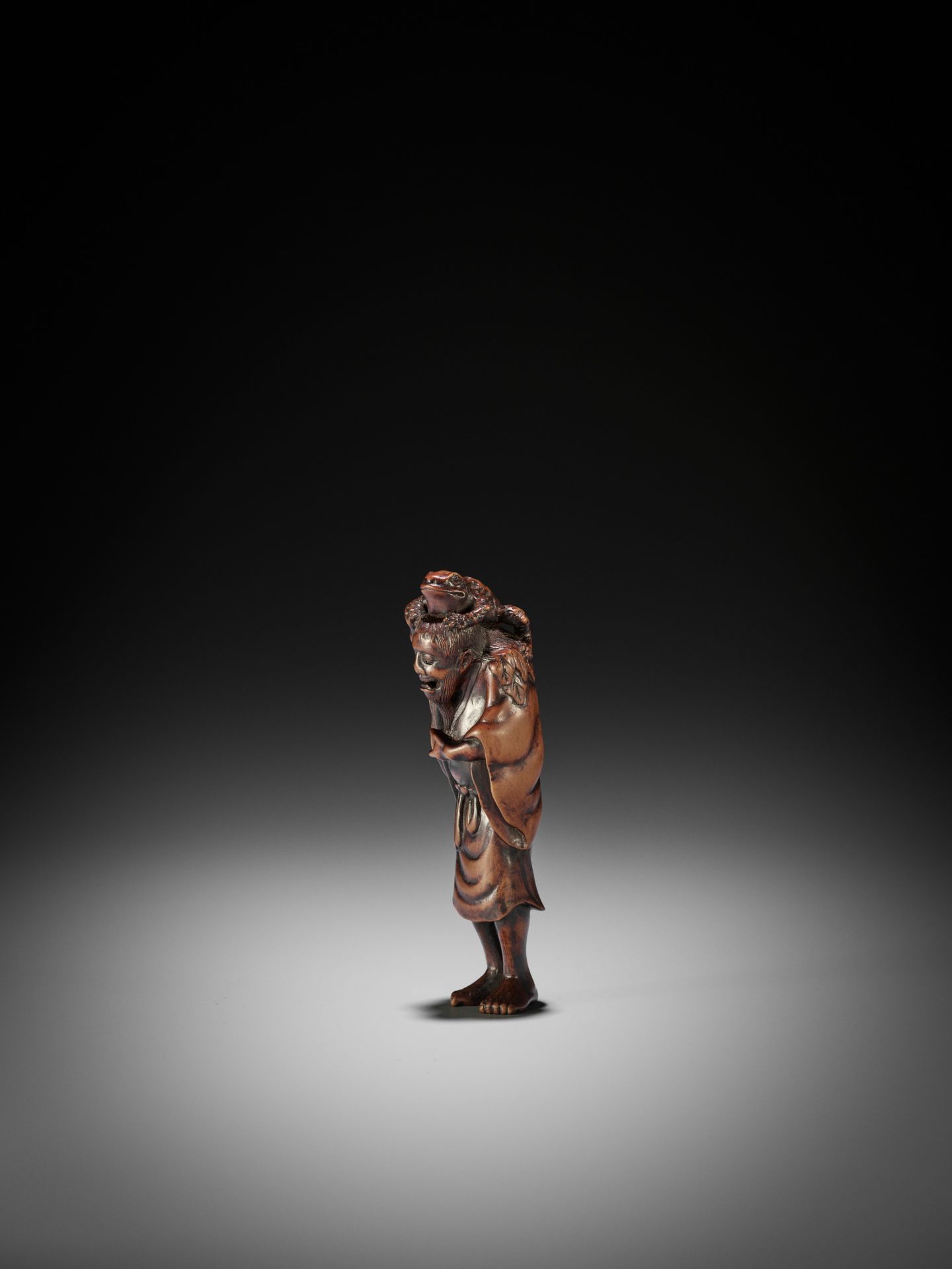 TADATOSHI: A LARGE WOOD NETSUKE OF GAMA SENNIN - Image 8 of 14