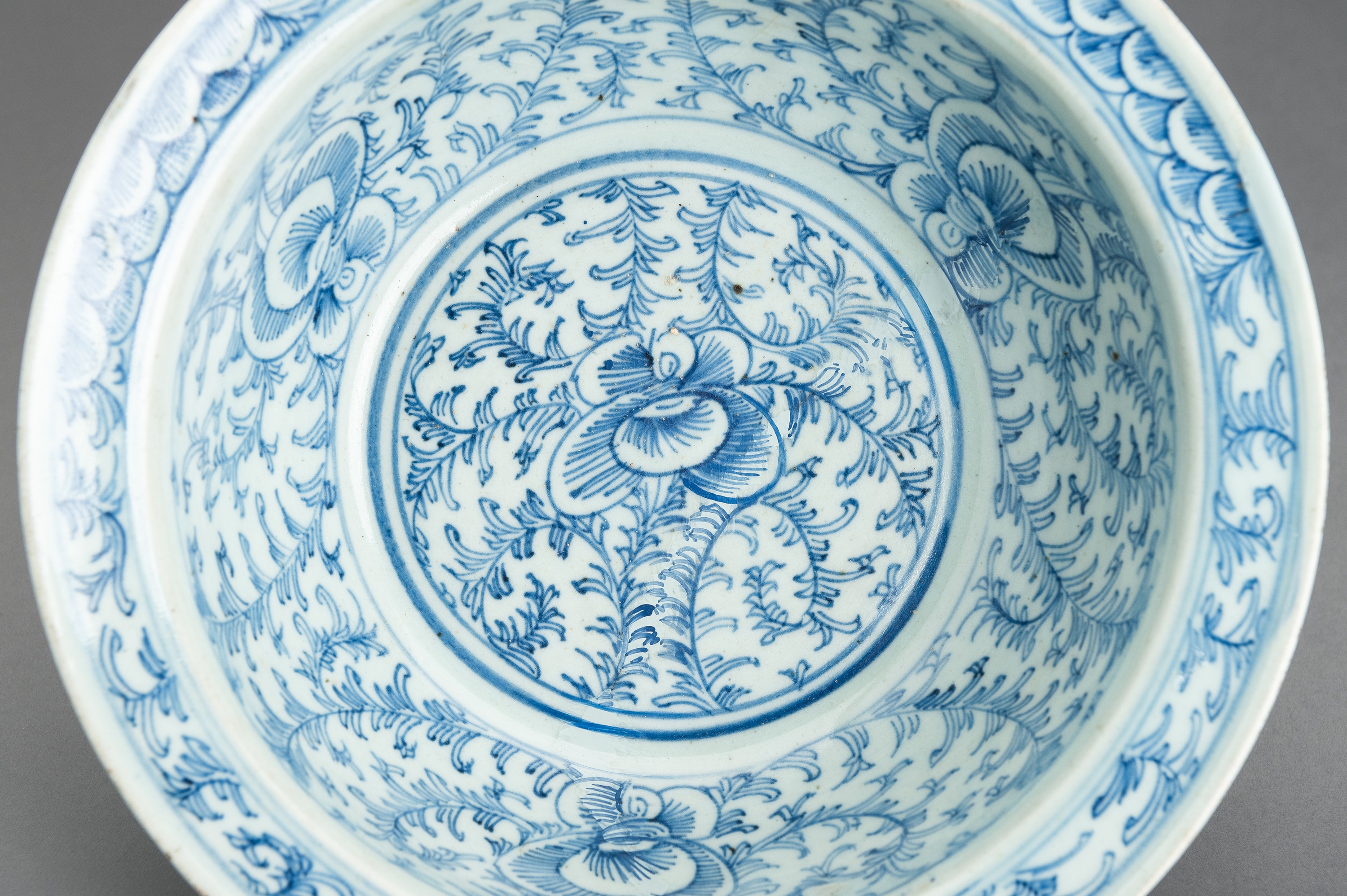 A BLUE AND WHITE ANNAM PORCELAIN BOWL - Image 3 of 12