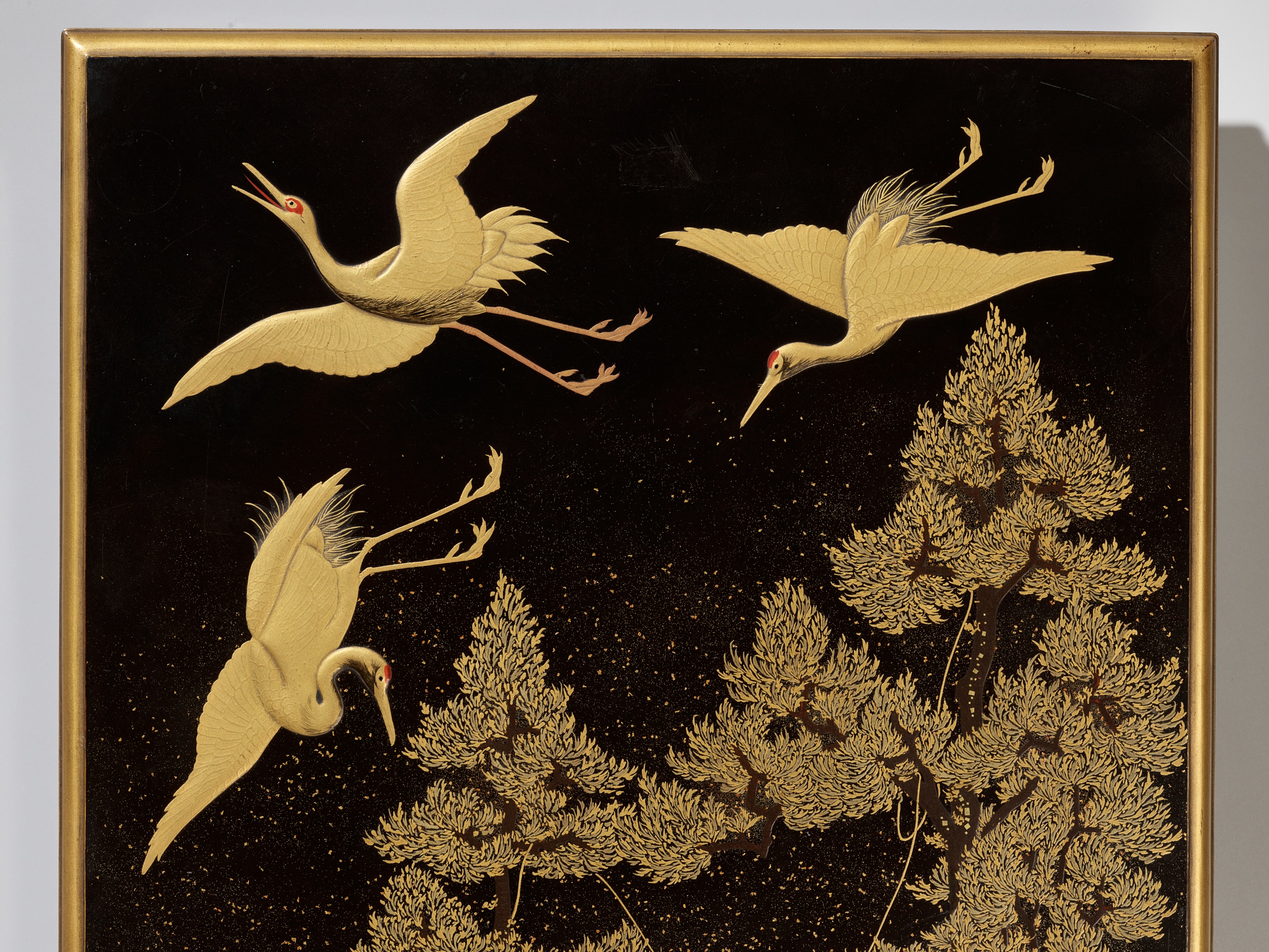 A LACQUER SUZURIBAKO AND COVER WITH CRANES - Image 7 of 12