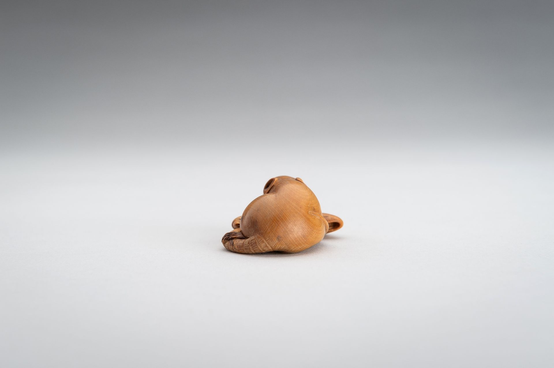 A WOOD NETSUKE OF A RAT WITH EDAMAME BEAN POD - Image 10 of 12